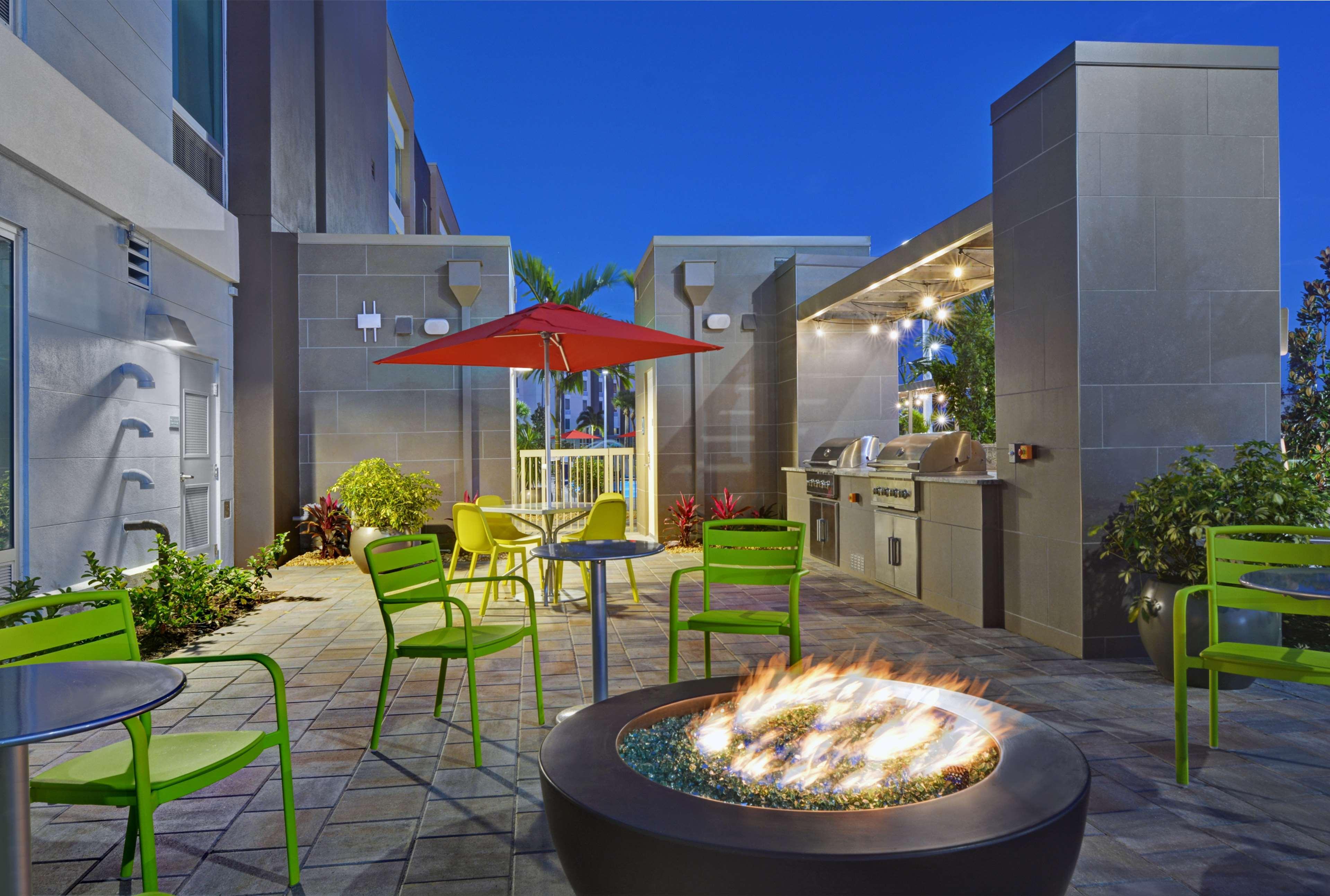 Home2 Suites By Hilton Fort Myers Colonial Blvd Exterior foto